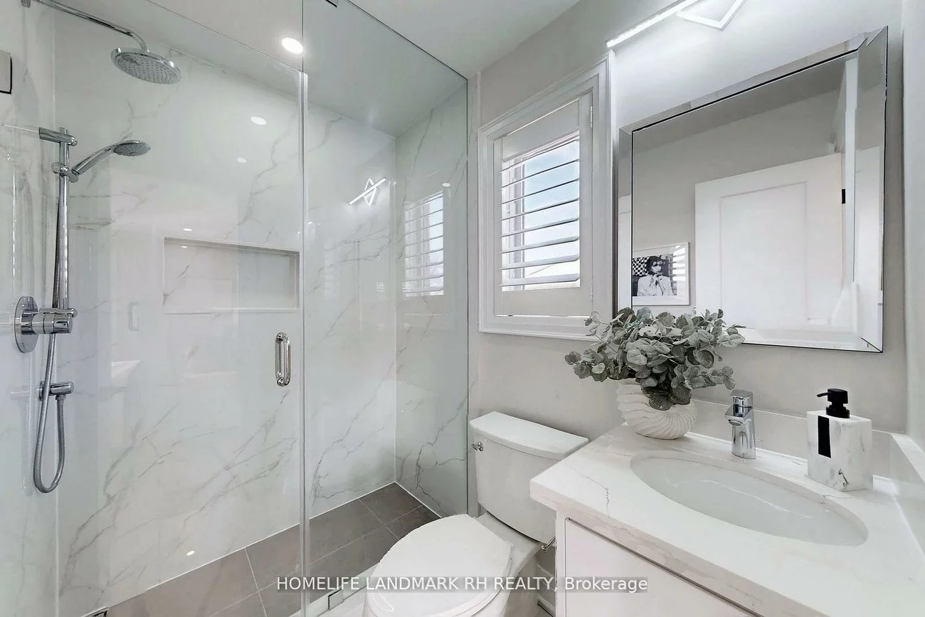 129, Golden Tulip, Cachet, Markham