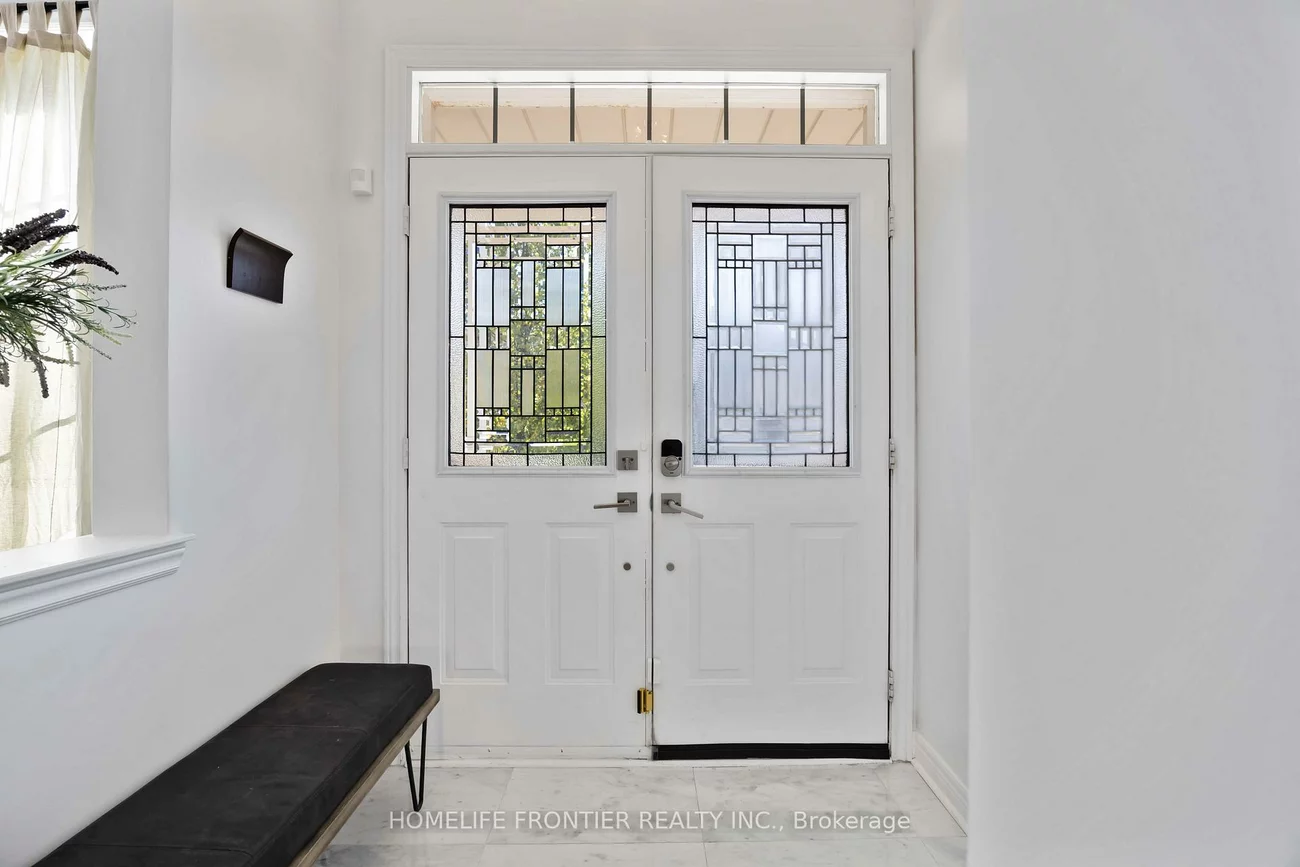 26, Barnstone, Wismer, Markham