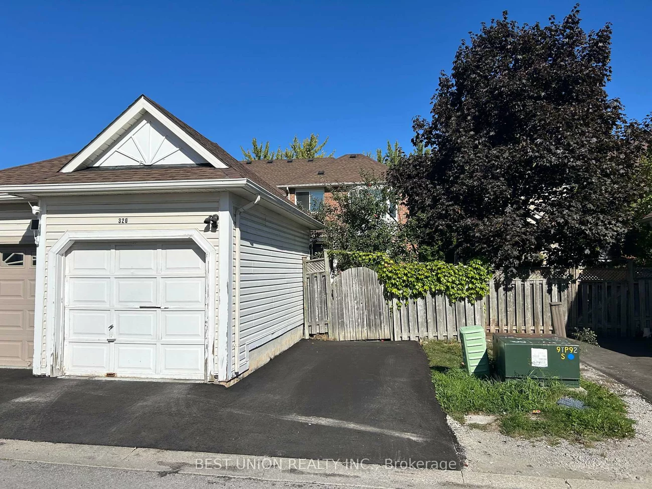 320, Country Glen, Cornell, Markham