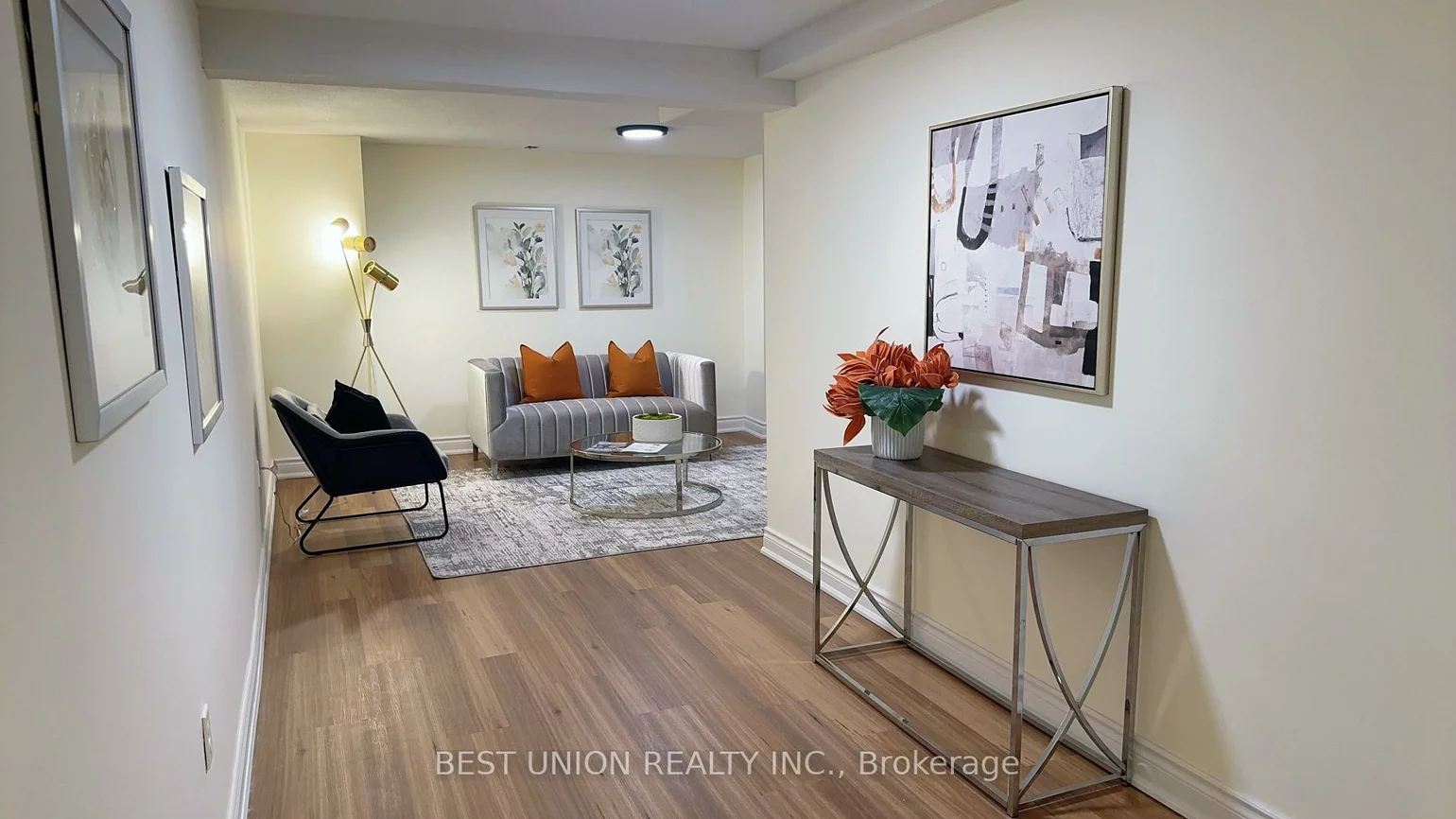 320, Country Glen, Cornell, Markham