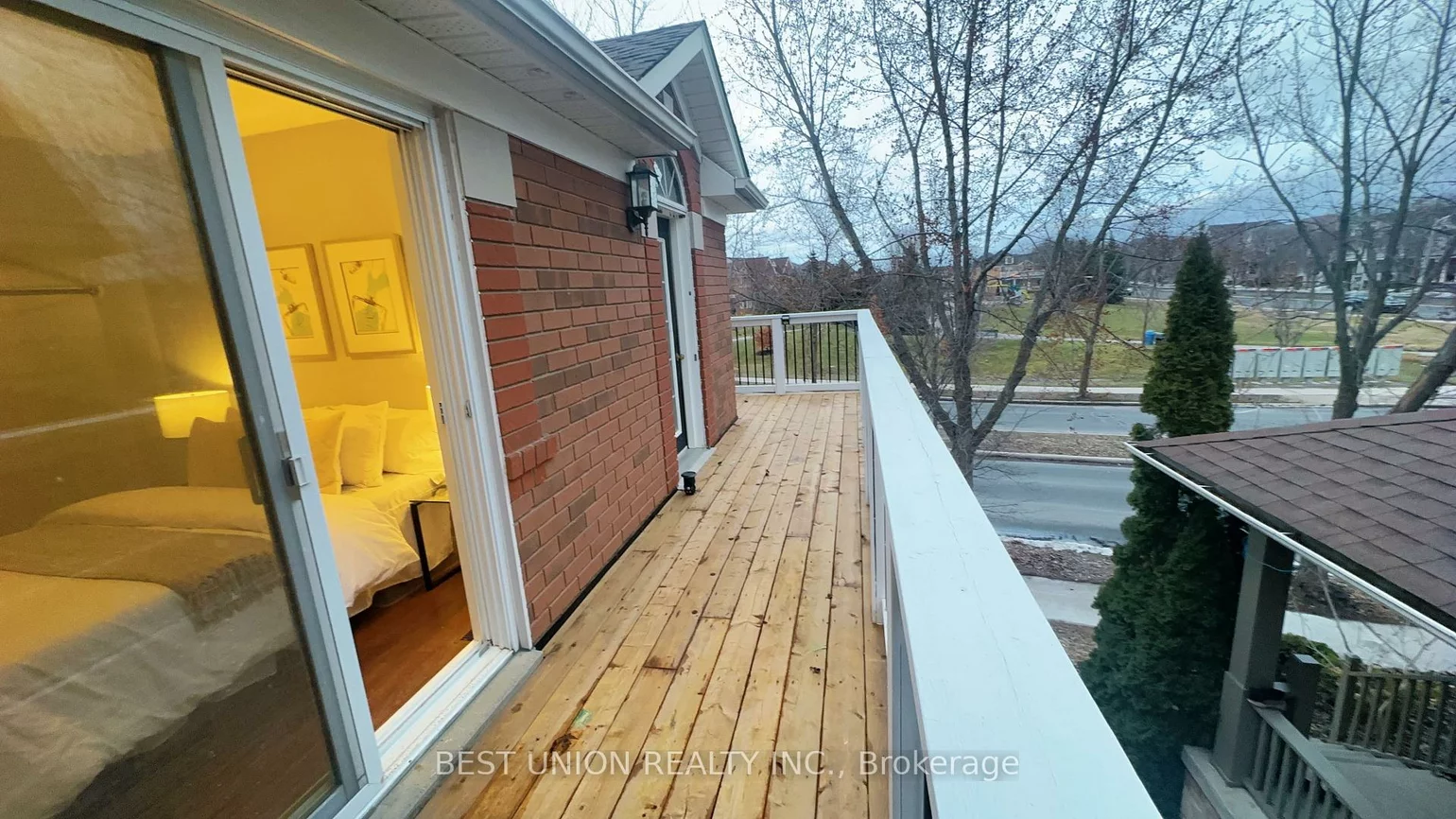 320, Country Glen, Cornell, Markham