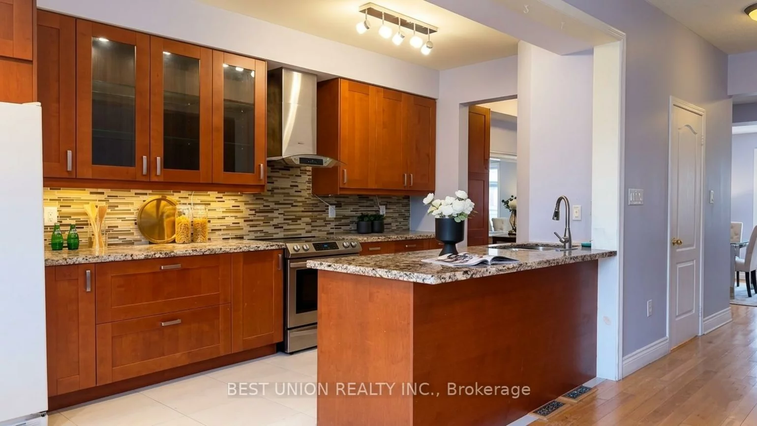 320, Country Glen, Cornell, Markham