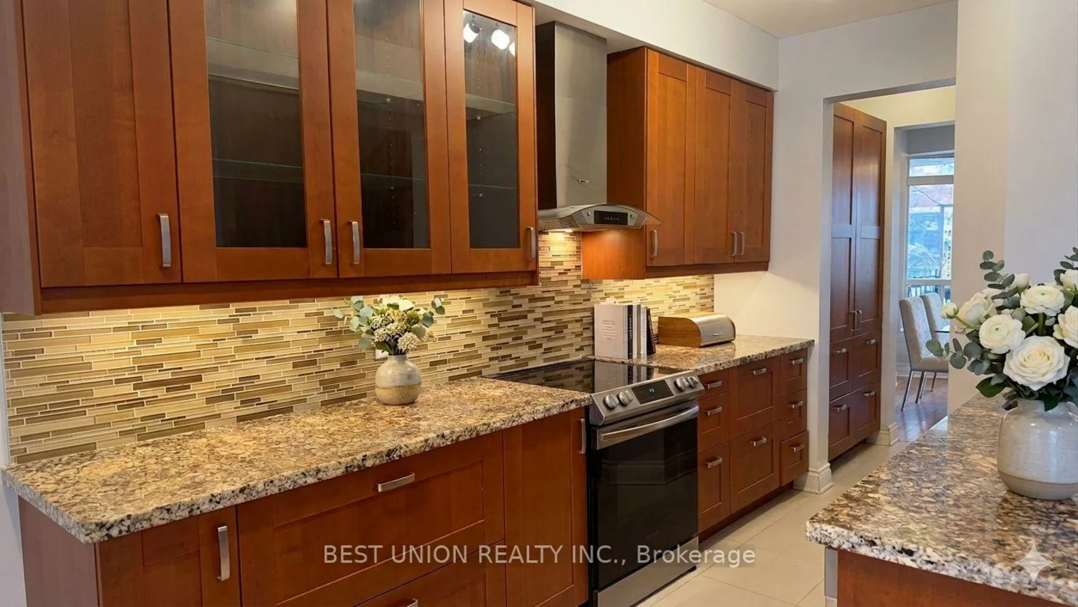 320, Country Glen, Cornell, Markham