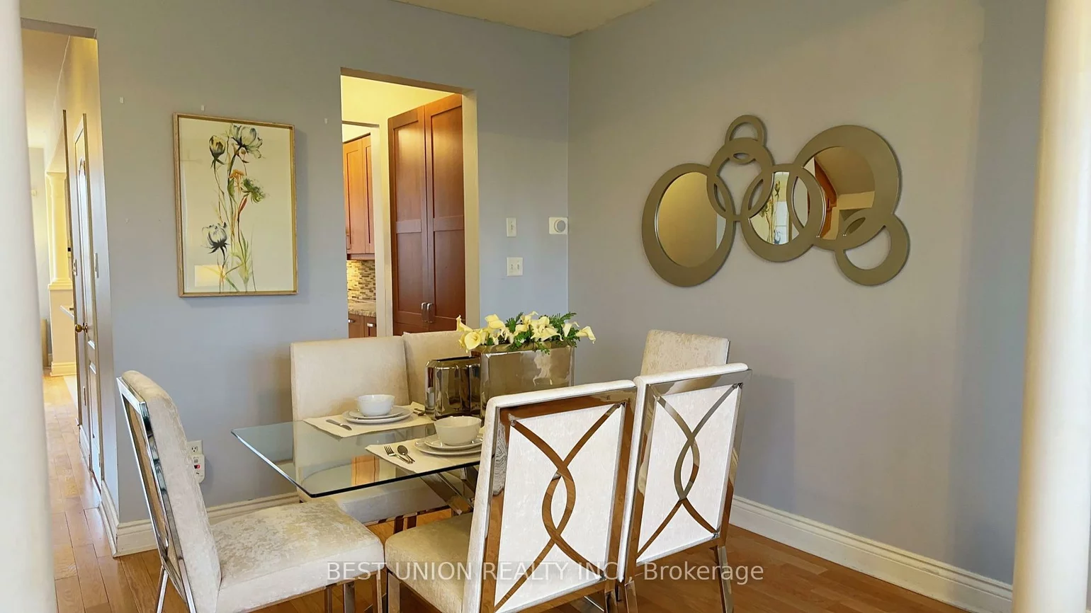 320, Country Glen, Cornell, Markham