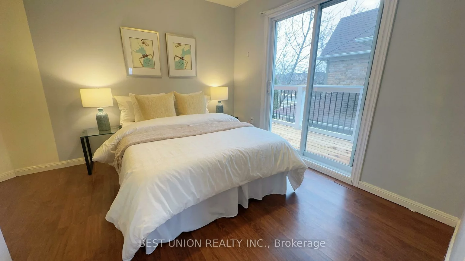 320, Country Glen, Cornell, Markham