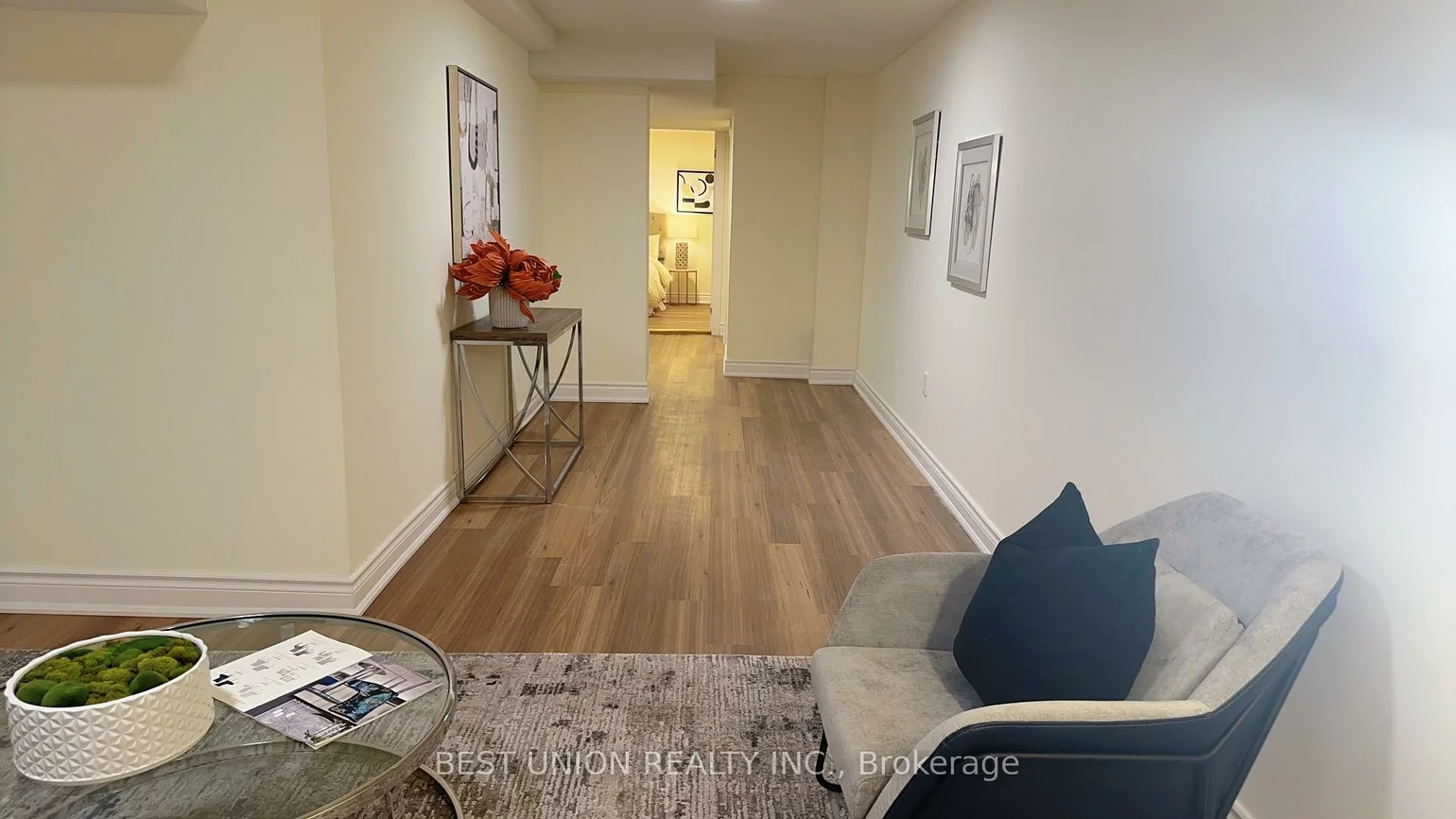 320, Country Glen, Cornell, Markham