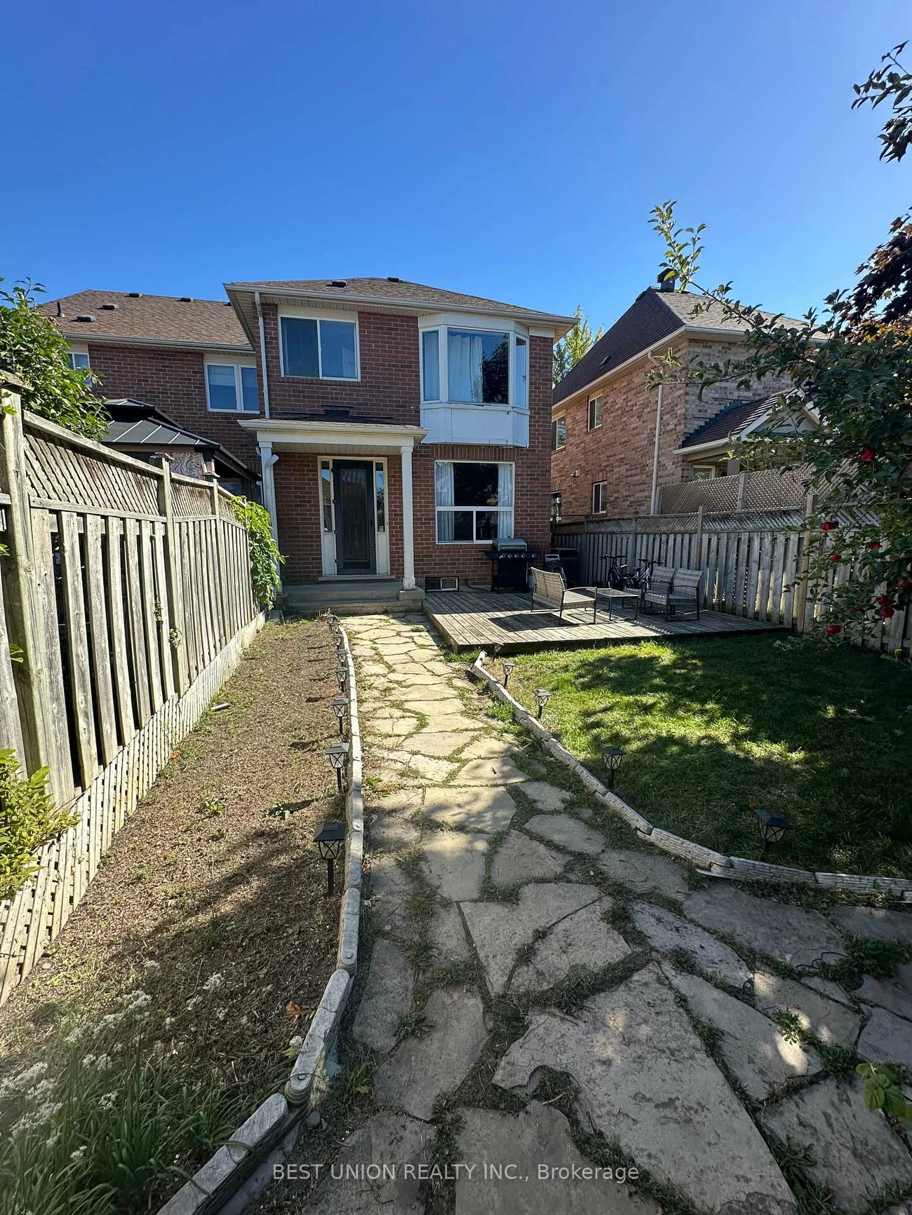 320, Country Glen, Cornell, Markham