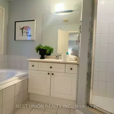 320, Country Glen, Cornell, Markham