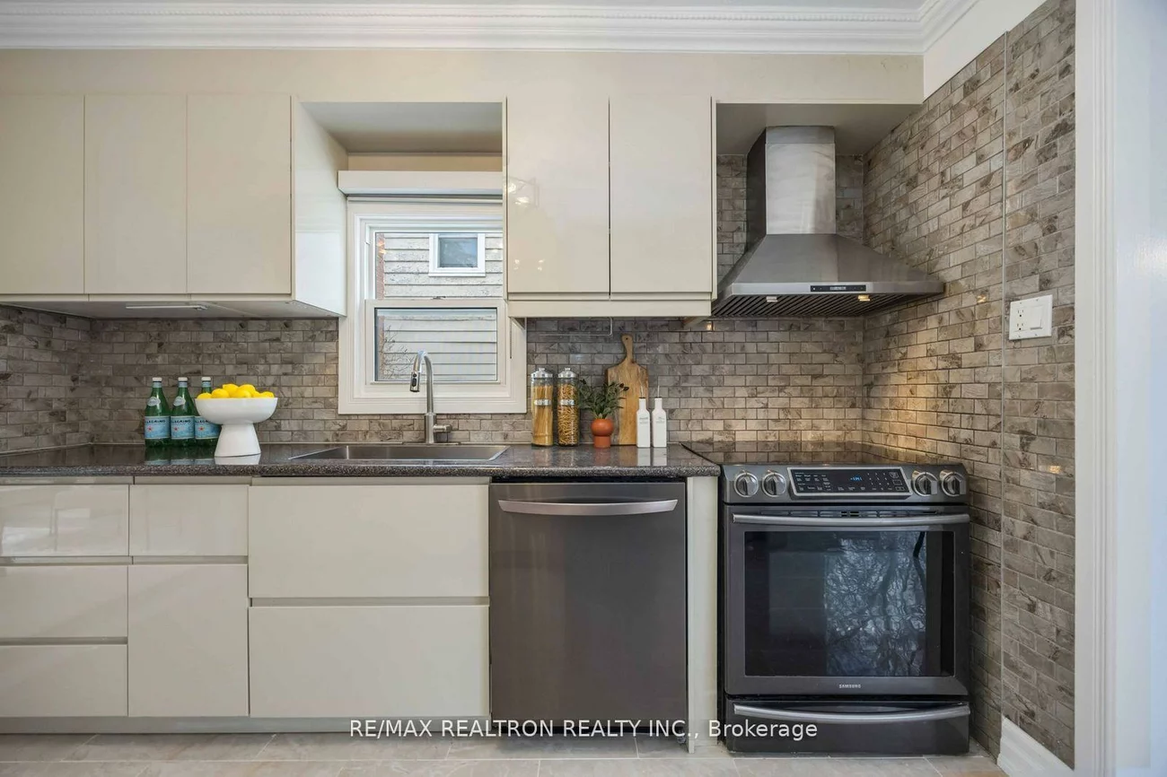 40, Highland Park, Grandview, Markham