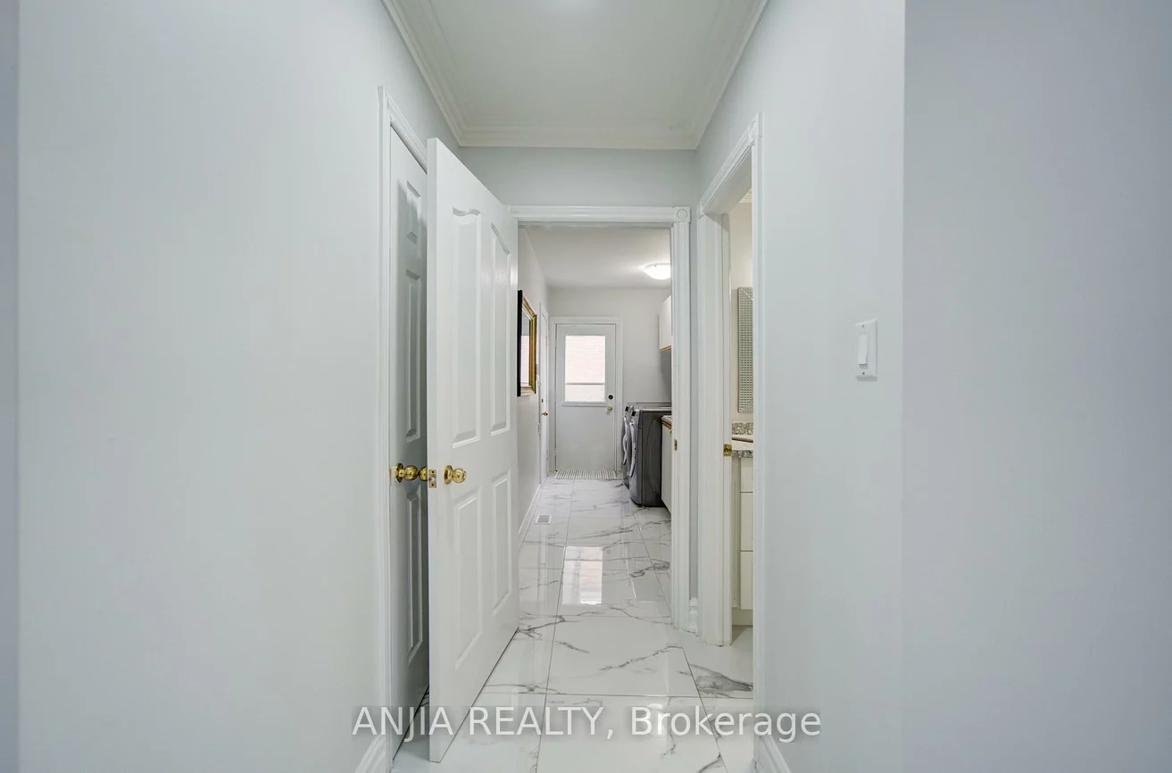 145, Beckenridge, Milliken Mills East, Markham