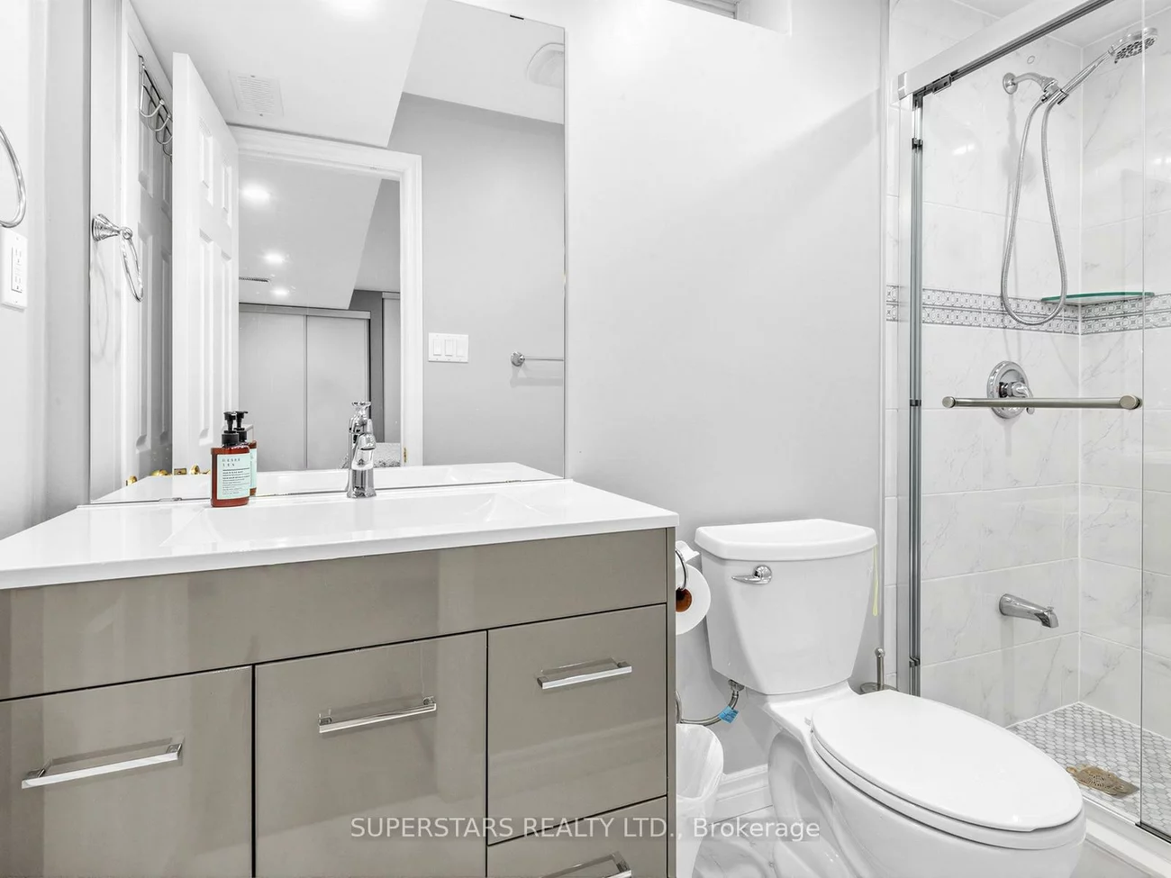 7, Wilcliff, Greensborough, Markham