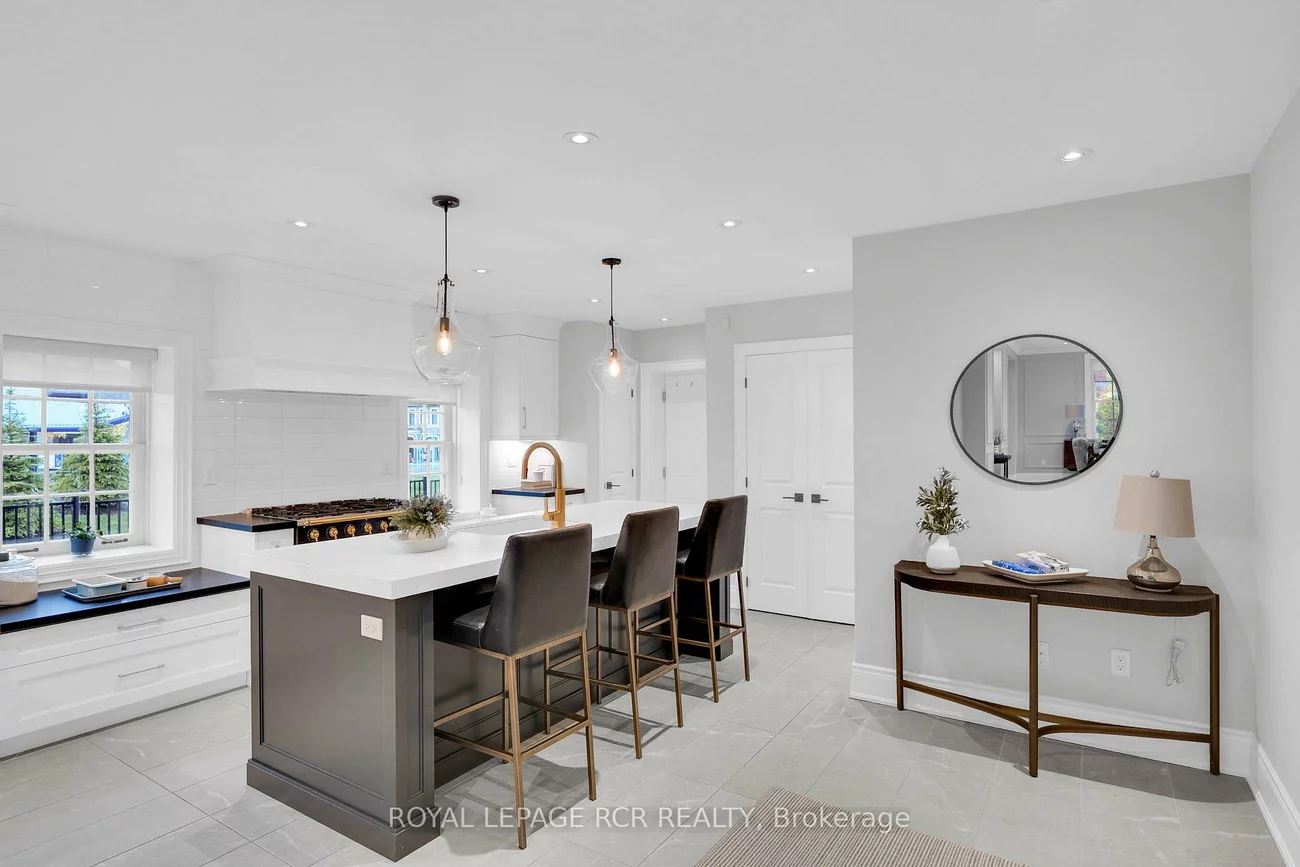 10961, Victoria Square, Victoria Square, Markham