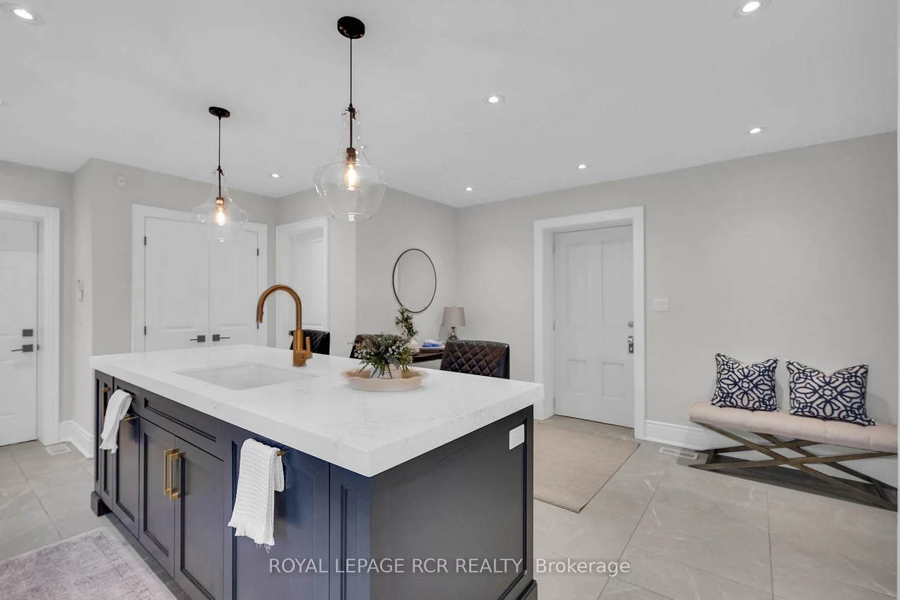 10961, Victoria Square, Victoria Square, Markham