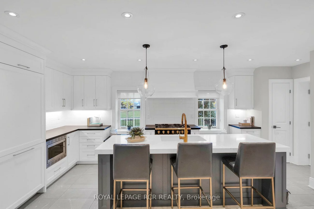 10961, Victoria Square, Victoria Square, Markham