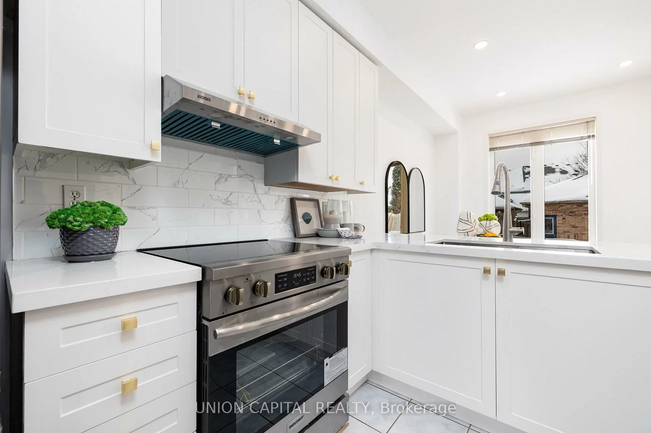 29, Queen's Plate, Angus Glen, Markham