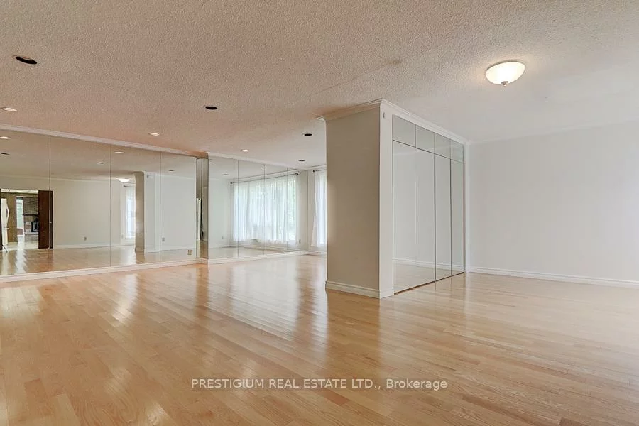 57, Laureleaf, Bayview Glen, Markham