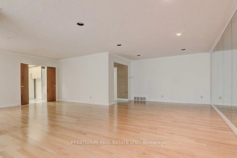 57, Laureleaf, Bayview Glen, Markham