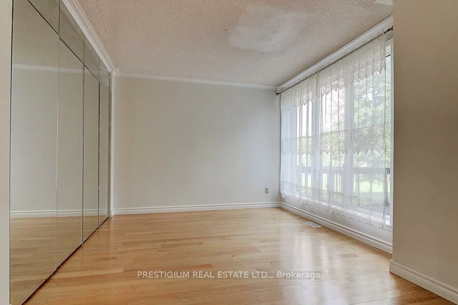 57, Laureleaf, Bayview Glen, Markham