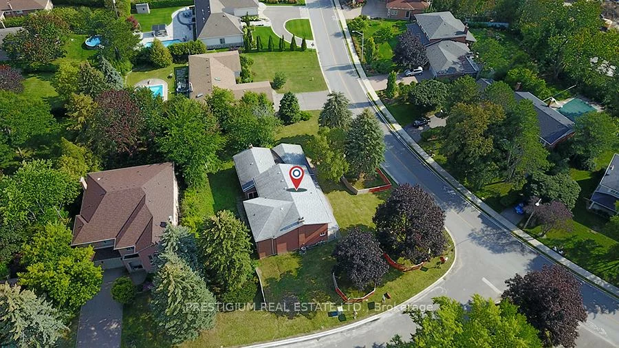57, Laureleaf, Bayview Glen, Markham