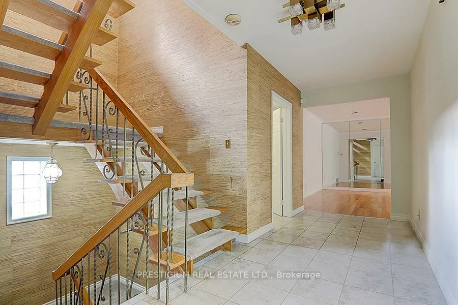 57, Laureleaf, Bayview Glen, Markham