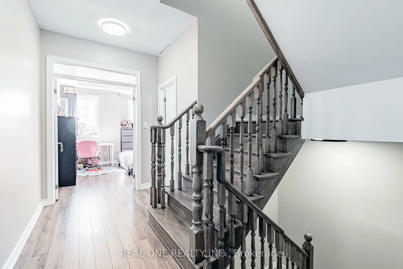 4798, 16th, Berczy, Markham