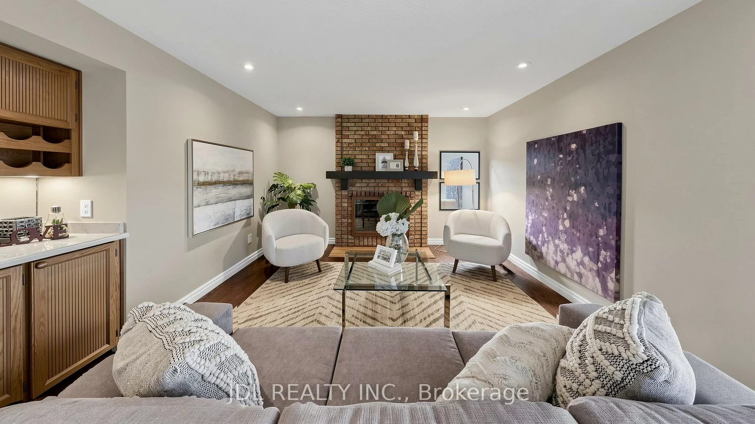 16, Breckonwood, Aileen-Willowbrook, Markham