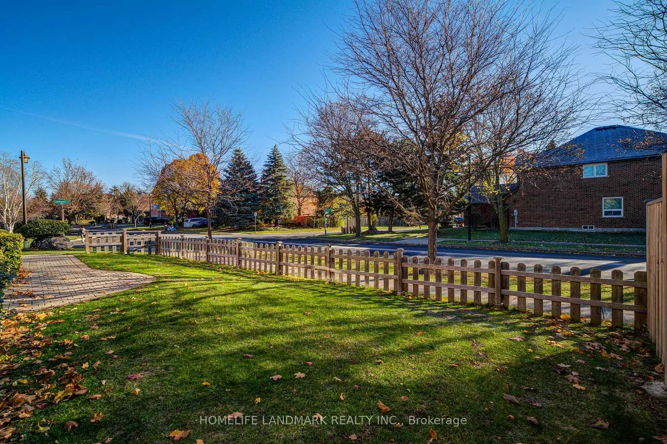 282, Manhattan, Markville, Markham