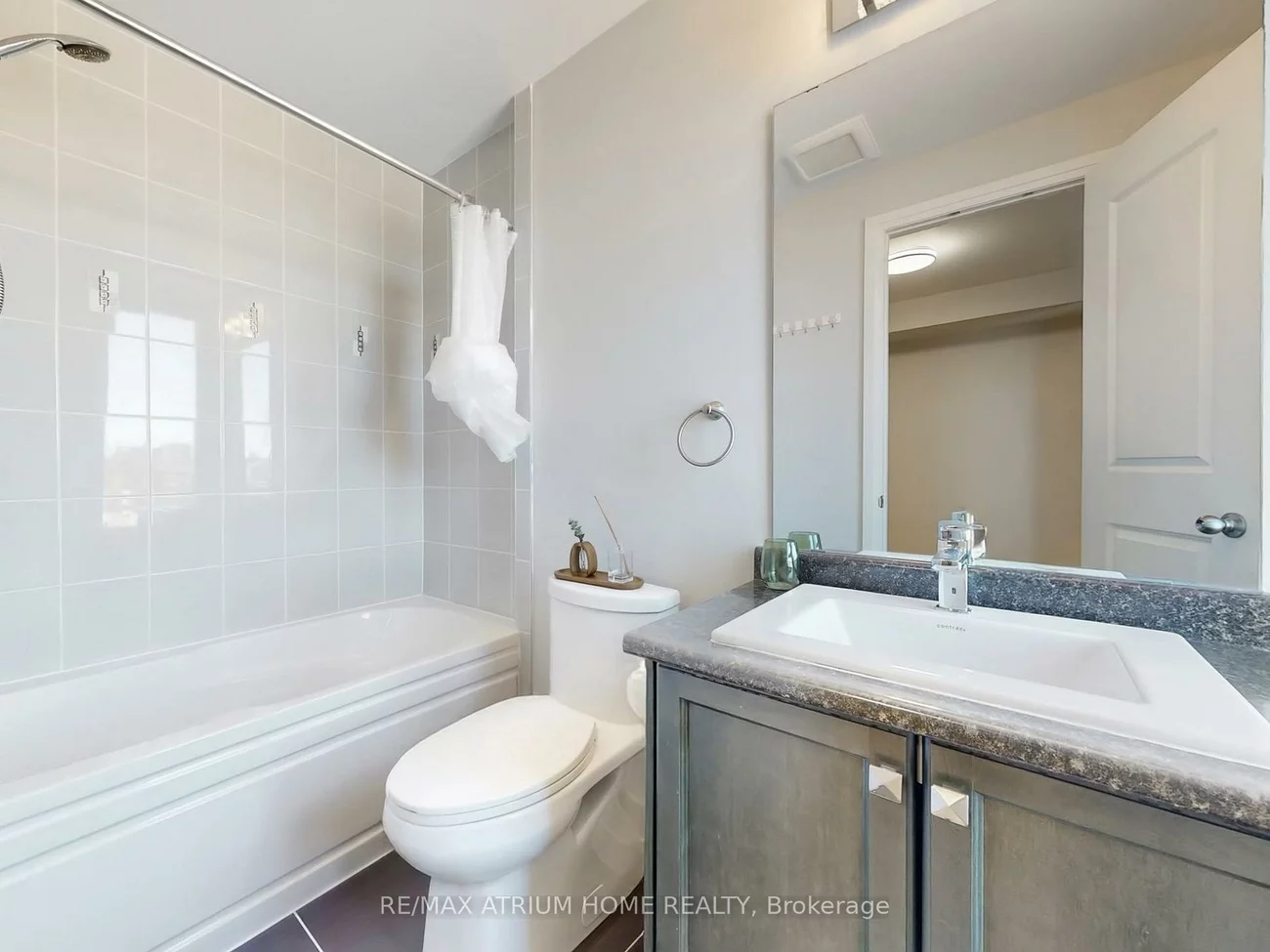 18, Teasel, Unionville, Markham