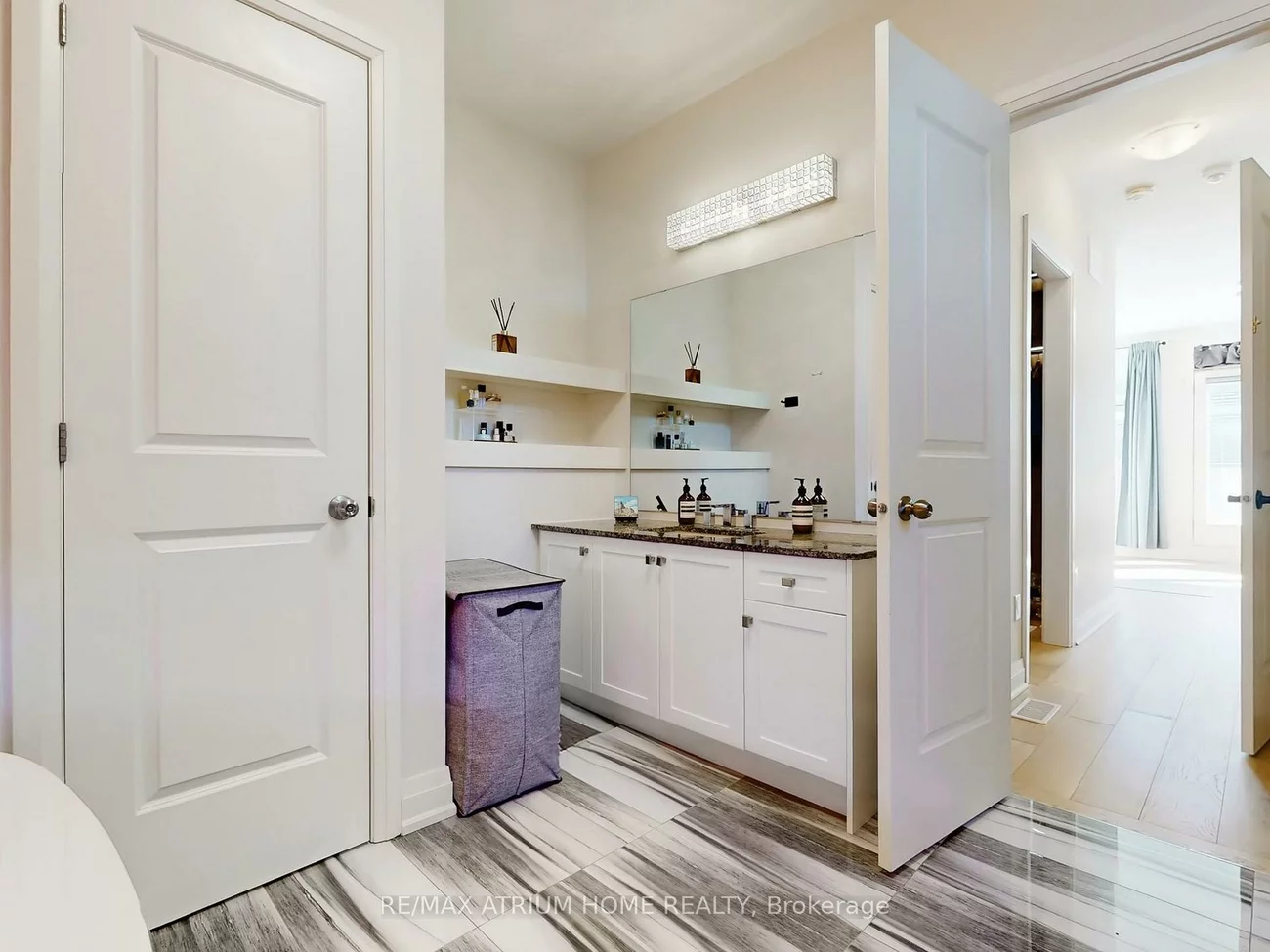 18, Teasel, Unionville, Markham