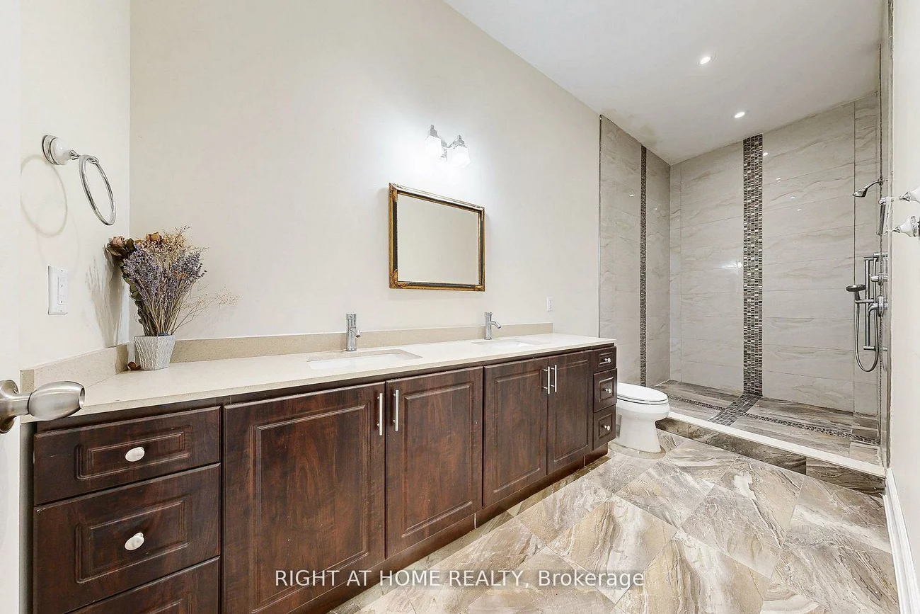 250, Church, Markham Village, Markham