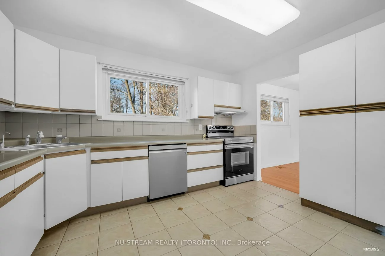 18, Emily Carr, Unionville, Markham