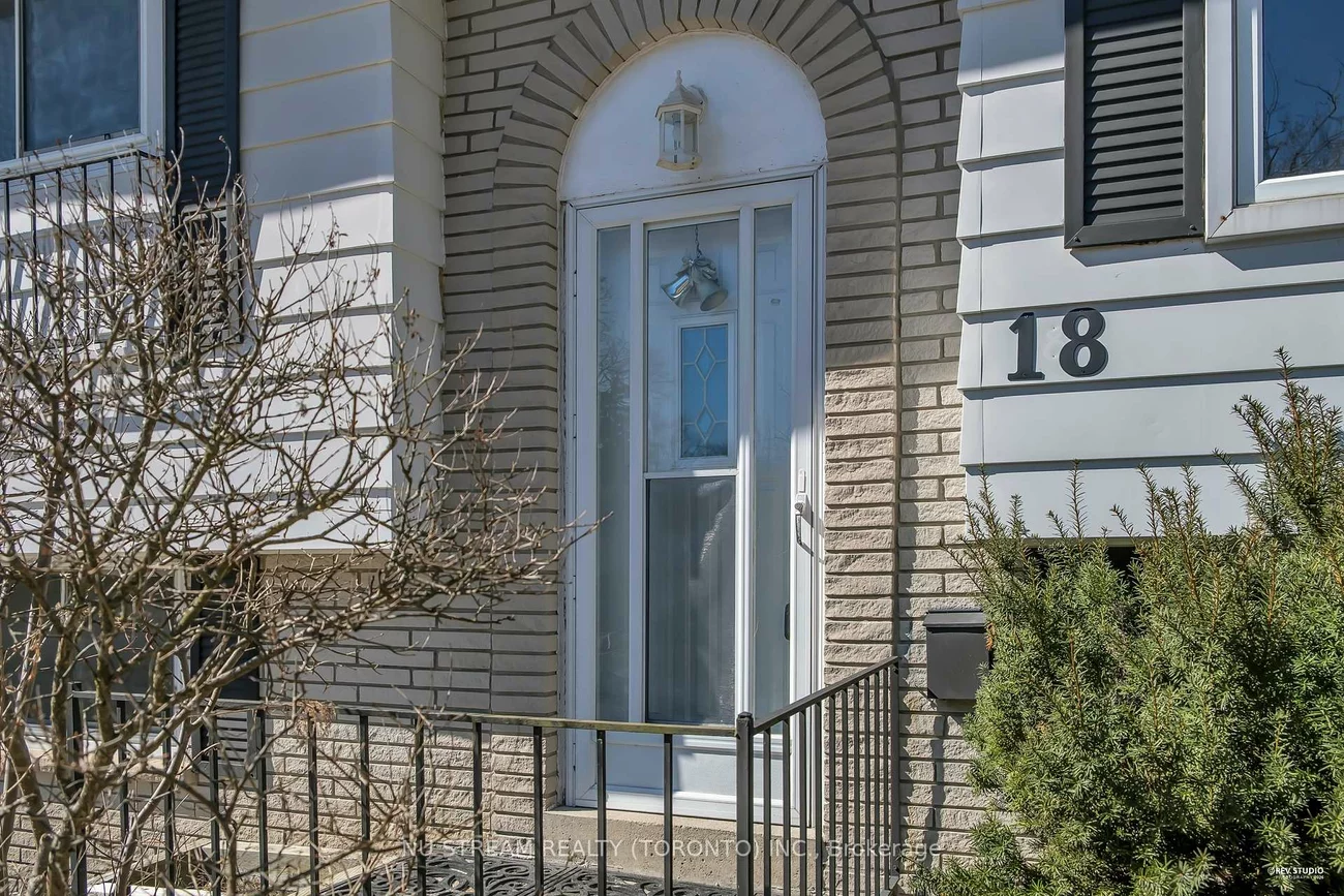 18, Emily Carr, Unionville, Markham