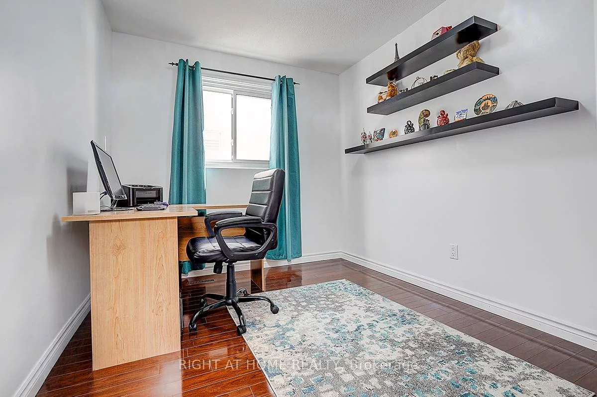 32, Macauley, Aileen-Willowbrook, Markham