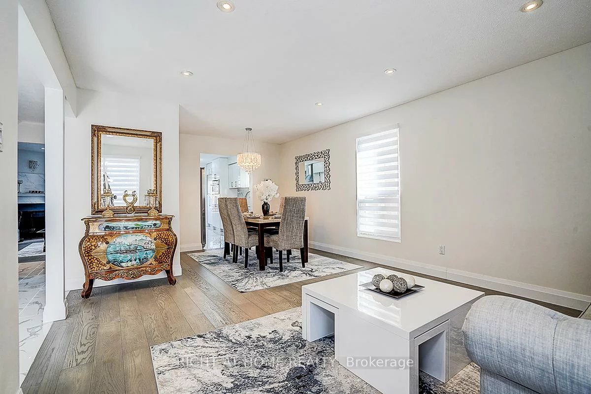 32, Macauley, Aileen-Willowbrook, Markham