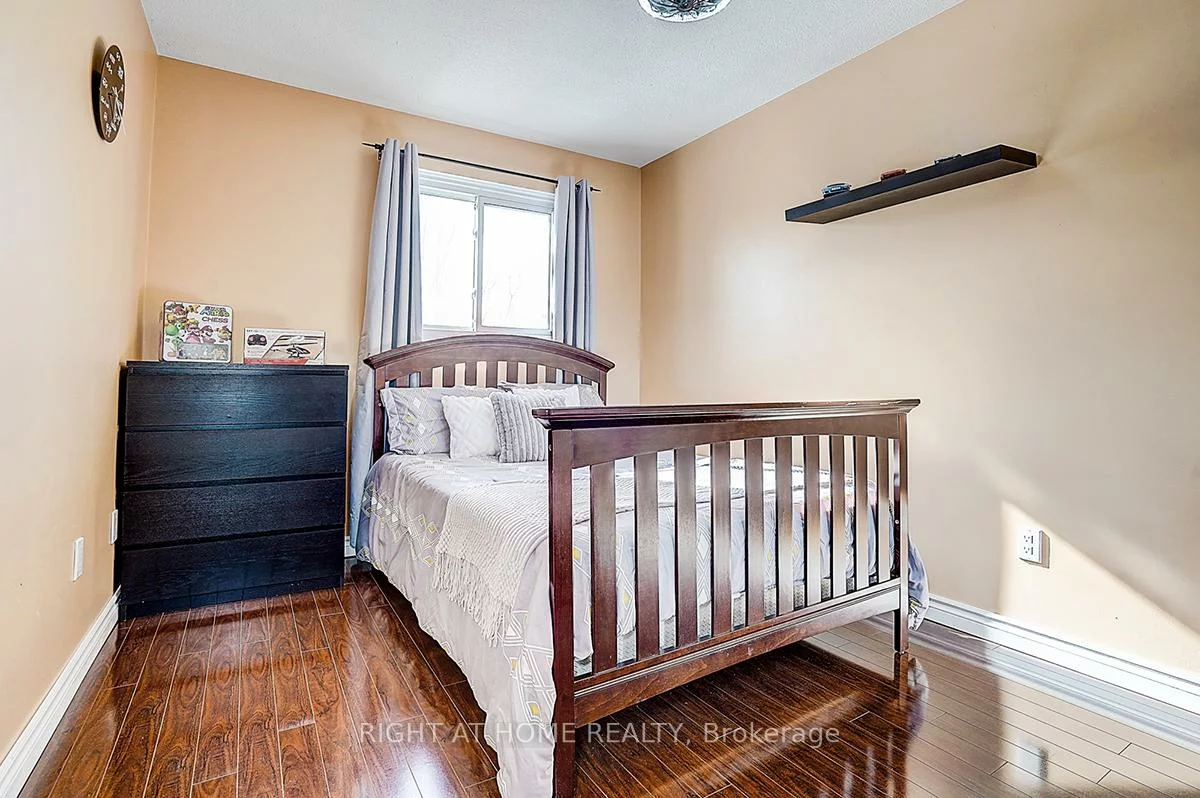 32, Macauley, Aileen-Willowbrook, Markham