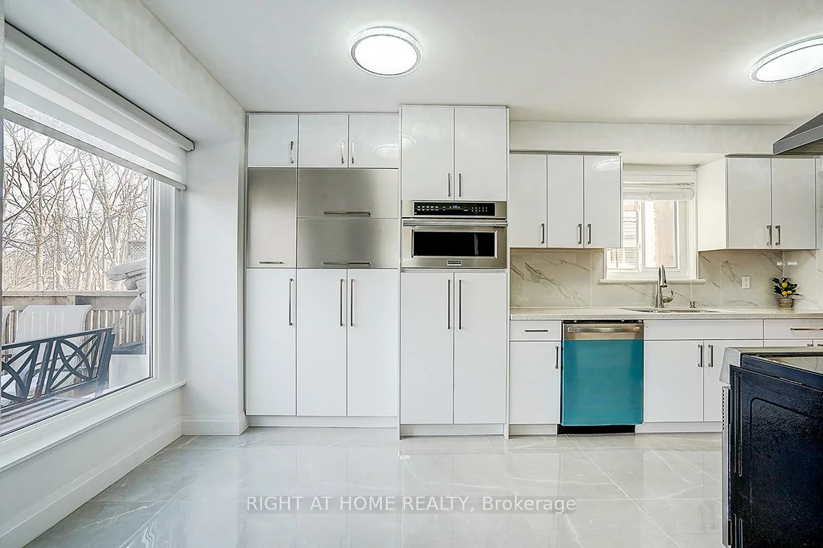 32, Macauley, Aileen-Willowbrook, Markham