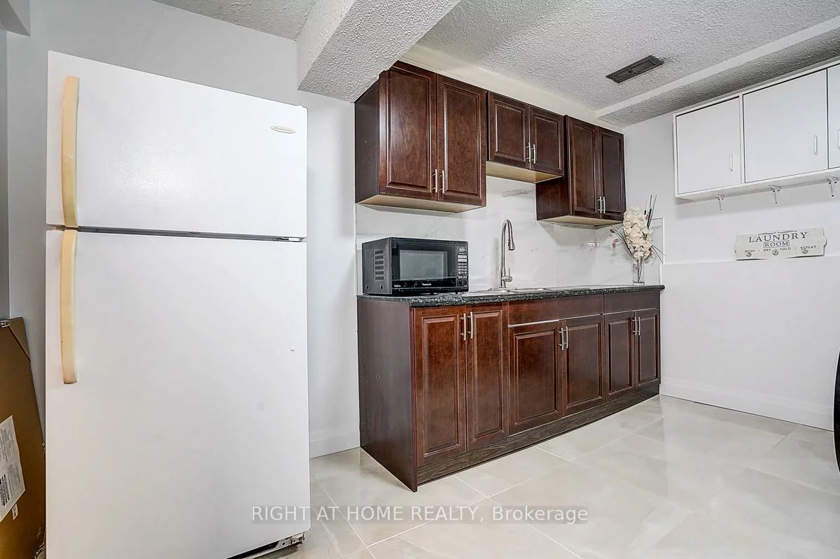 32, Macauley, Aileen-Willowbrook, Markham