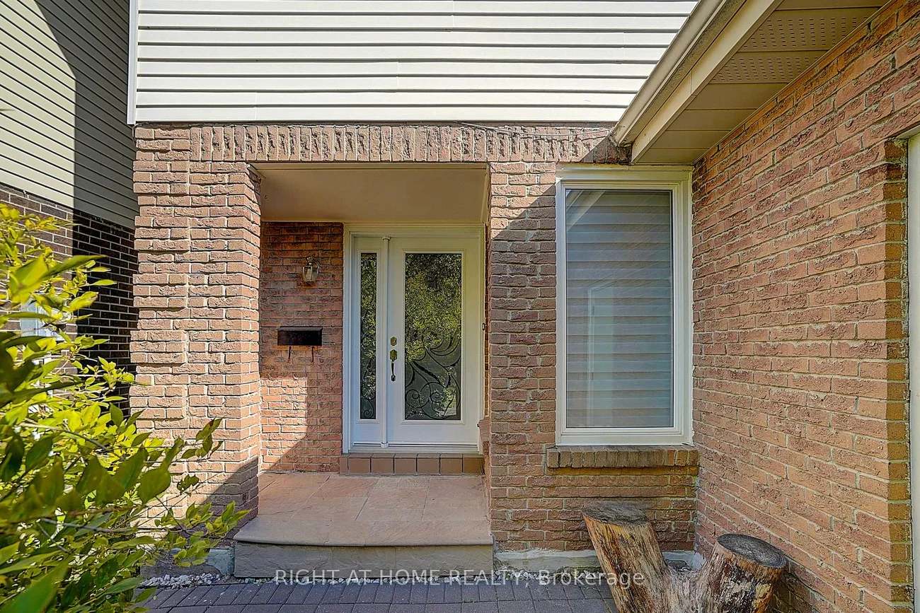 32, Macauley, Aileen-Willowbrook, Markham