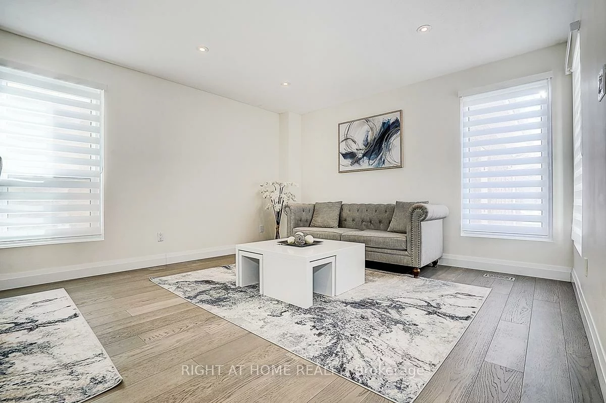 32, Macauley, Aileen-Willowbrook, Markham