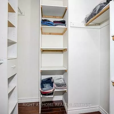 32, Macauley, Aileen-Willowbrook, Markham