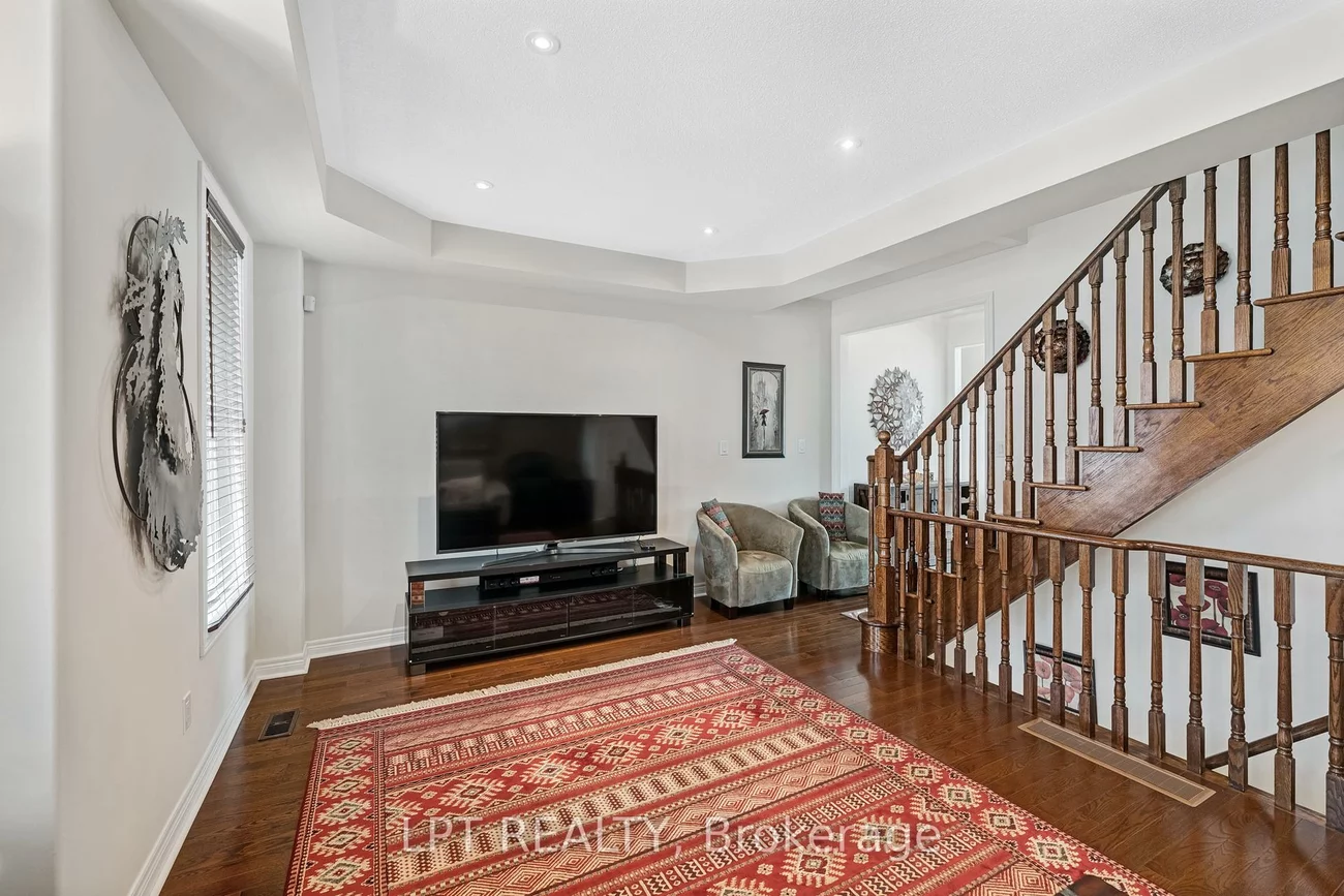 19, Earnshaw, Victoria Square, Markham