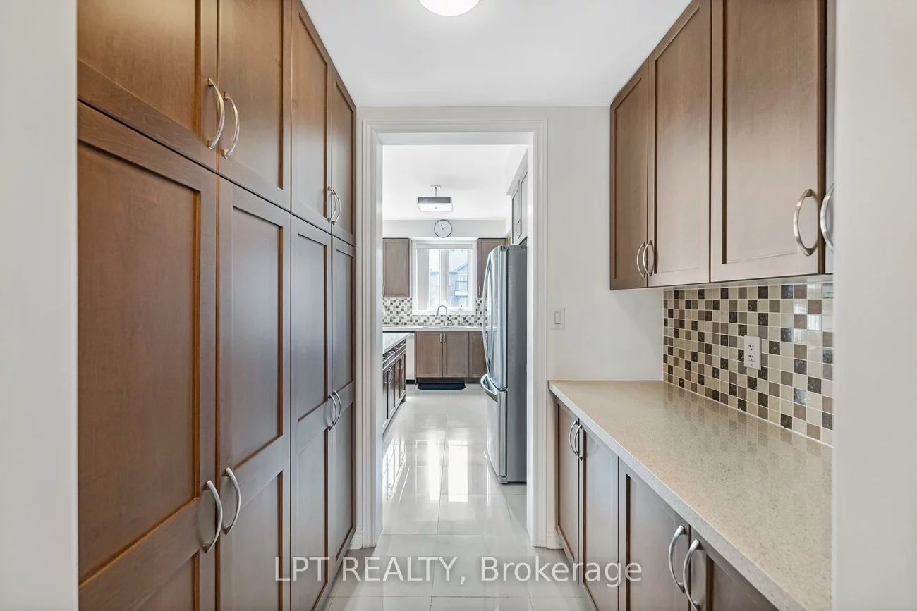 19, Earnshaw, Victoria Square, Markham