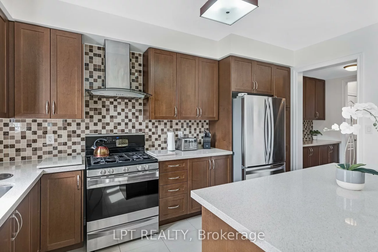 19, Earnshaw, Victoria Square, Markham