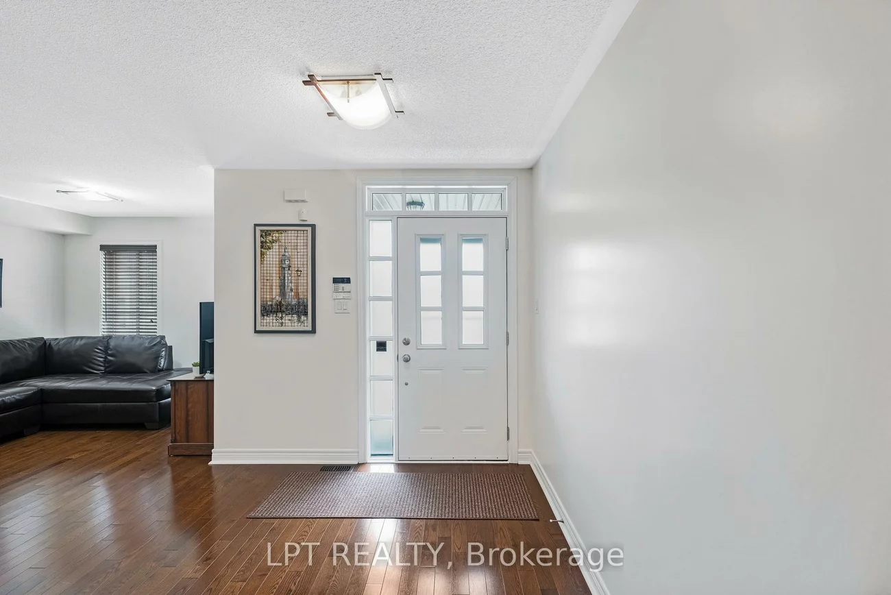 19, Earnshaw, Victoria Square, Markham