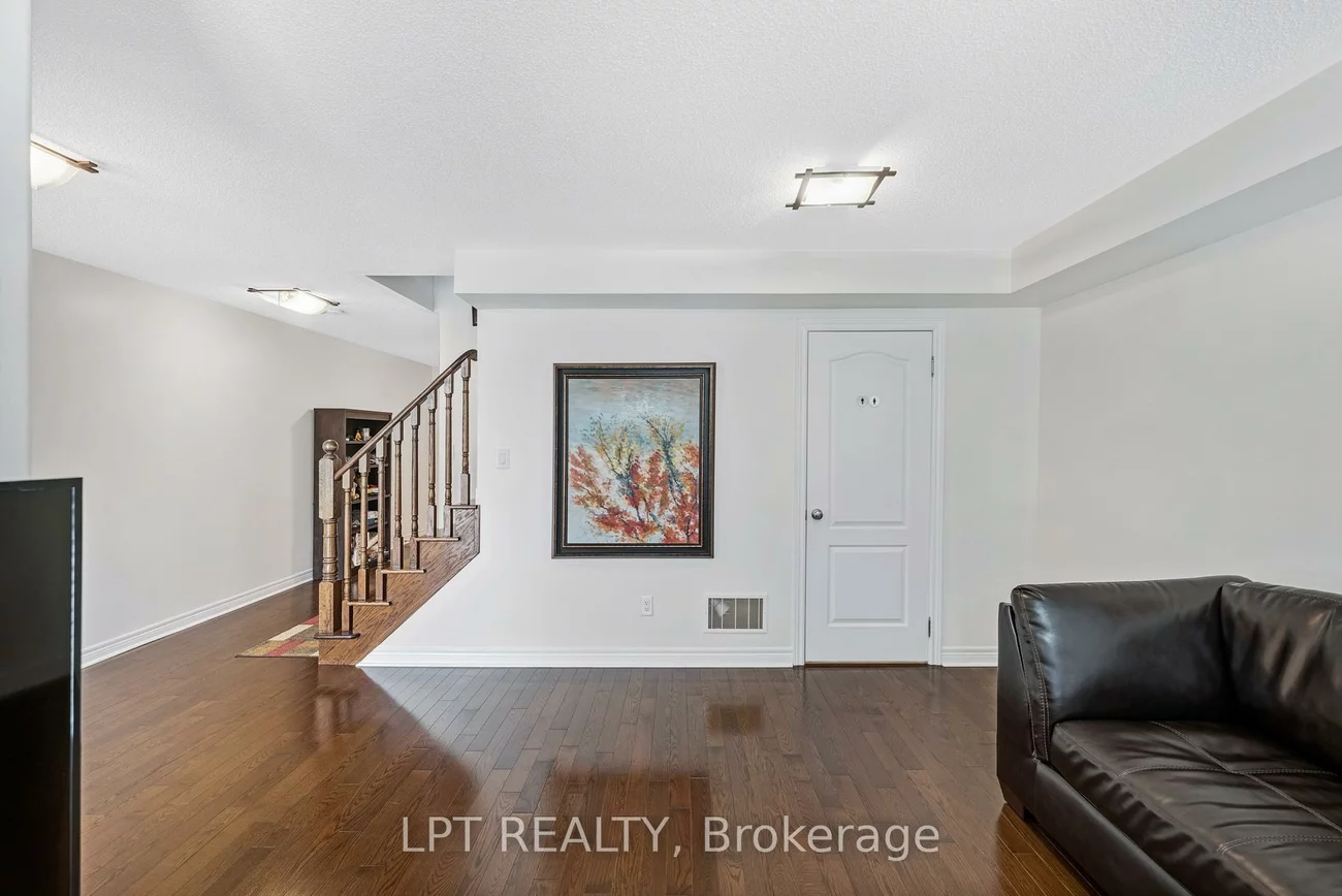 19, Earnshaw, Victoria Square, Markham