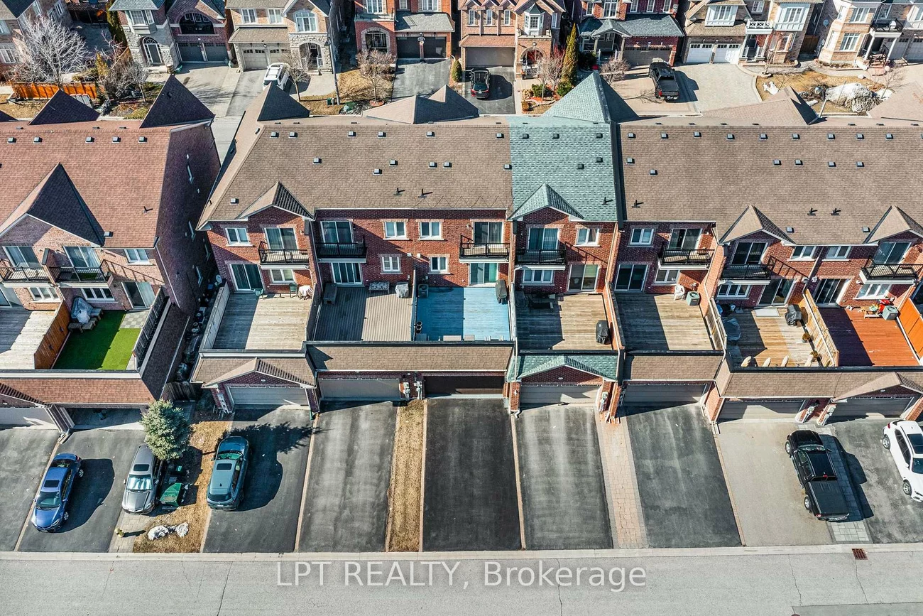 19, Earnshaw, Victoria Square, Markham