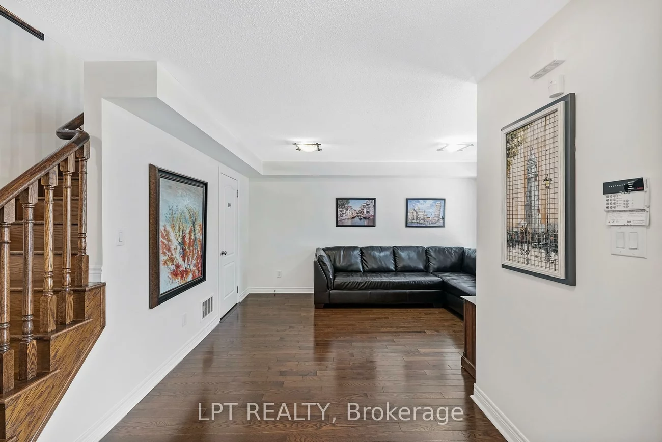 19, Earnshaw, Victoria Square, Markham