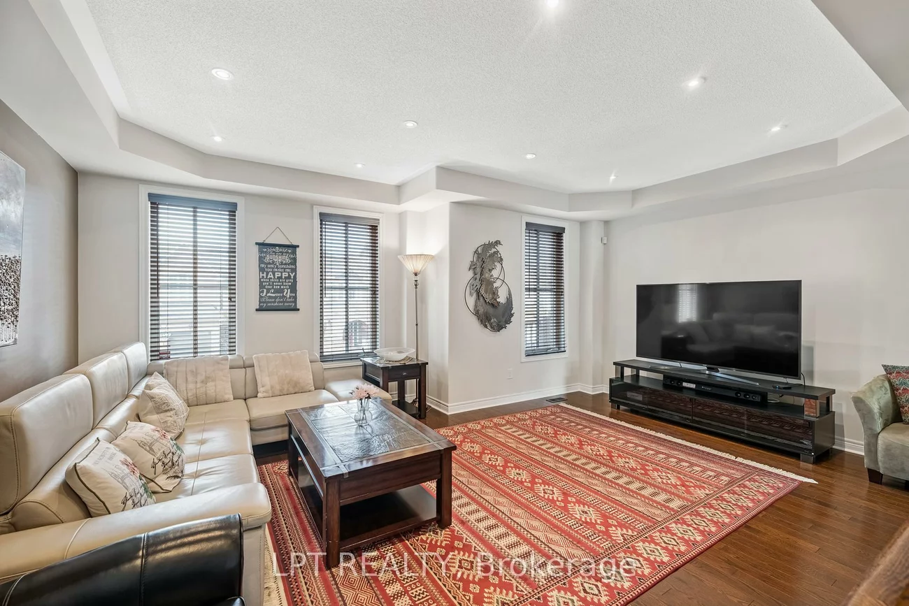 19, Earnshaw, Victoria Square, Markham