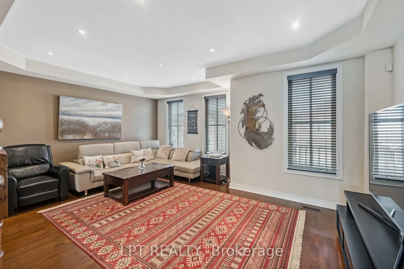 19, Earnshaw, Victoria Square, Markham