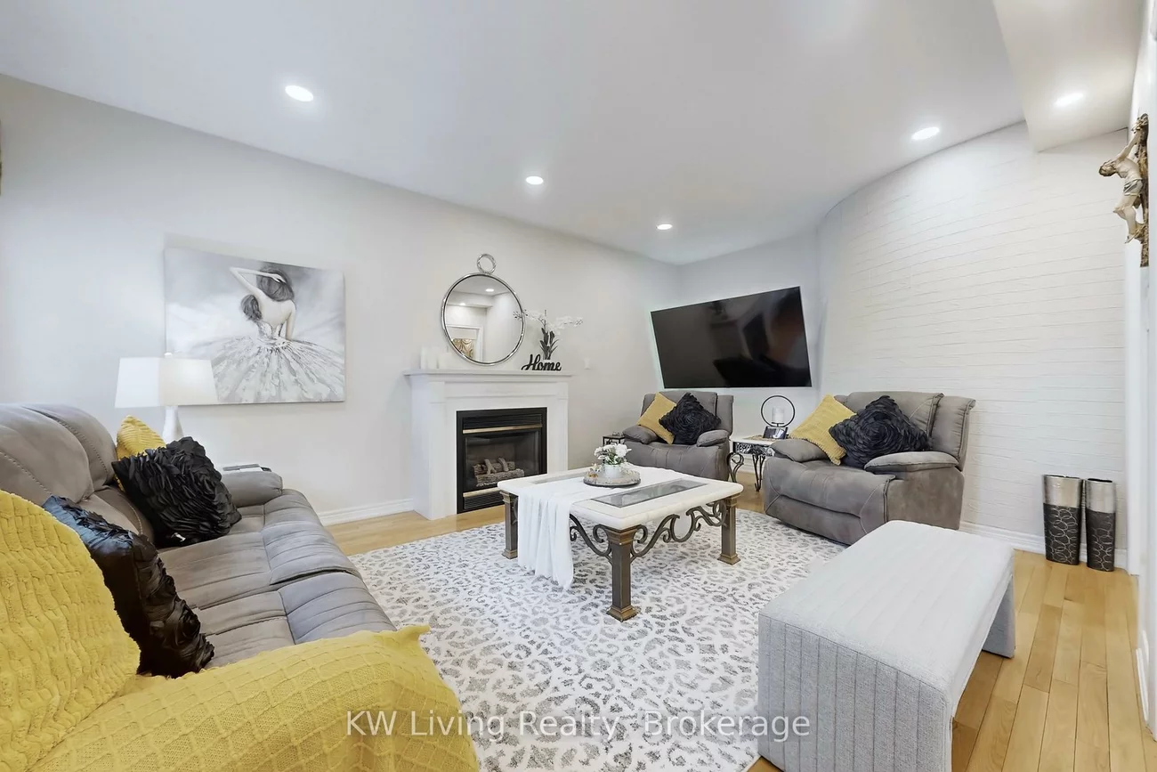 94, Silver Rose, Cachet, Markham